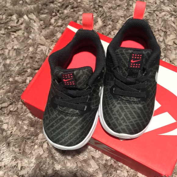 5c Nike Air Max Motion *Excellent Condition* - Picture 3 of 4